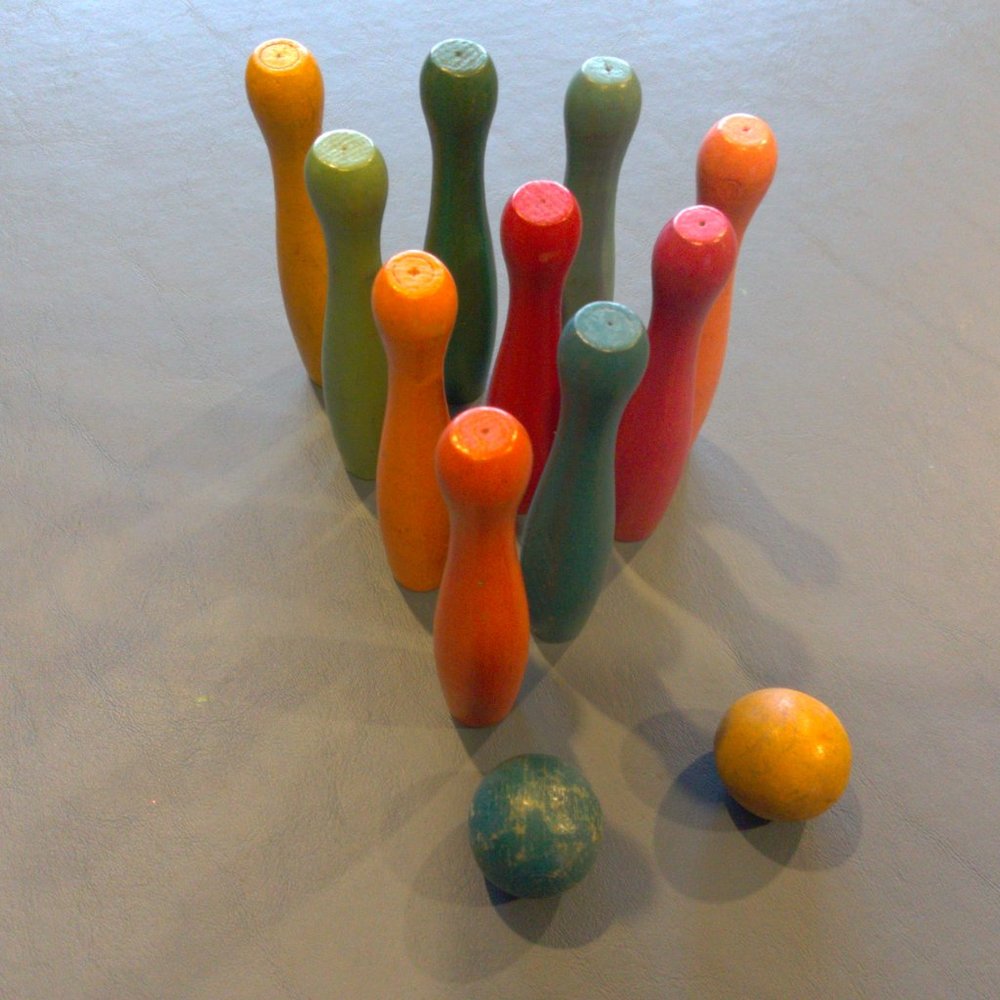 Vintage Colorful Wooden Toy Bowling 10 Pin Set Game w/ 2 Wood Balls - Picture 5 of 7